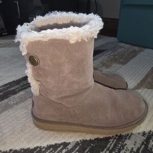 Koolaburra Tan Suede Winter Boots